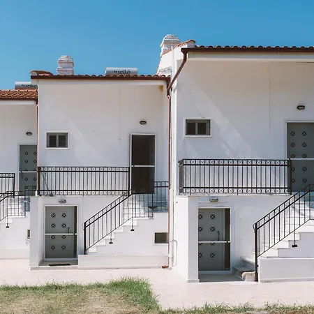 Armonia Seaside Lofts Апартамент Марониа